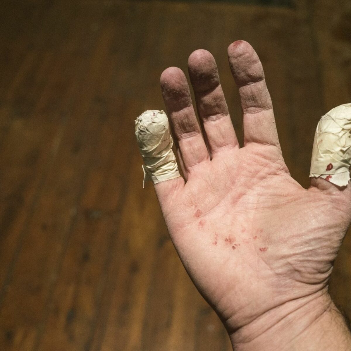 Prevent Hand Injuries at Work By Wearing the Right Gloves